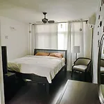 196 Oldtown Chic Hostel